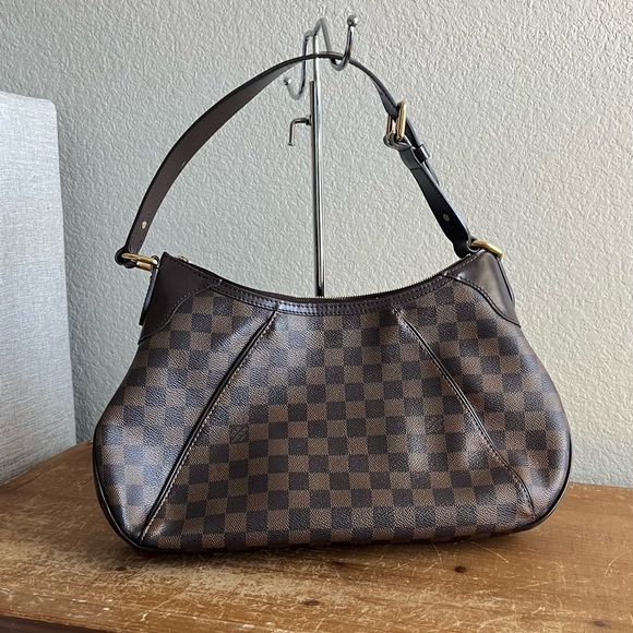 💸 SOLD • Authentic Louis Vuitton Thames GM Damier Ebene Shoulder Bag - Picture 3 of 13